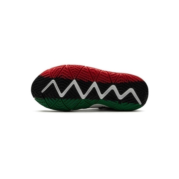 Nike Kyrie 4 Black History Month Sneakers Youth 6.5 - Picture 3 of 10
